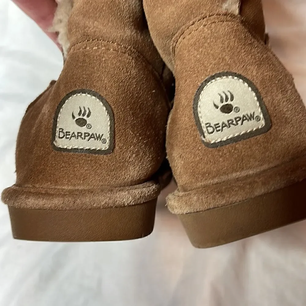 Bearpaw Tan Suede Wool Lining Winter Boots. Size 8.